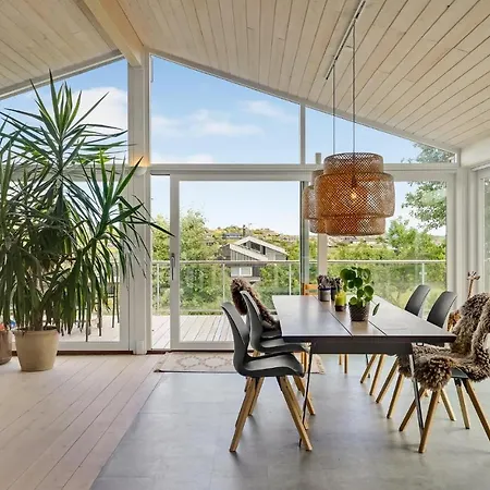 3 Bedroom Amazing In Ferienhaus *