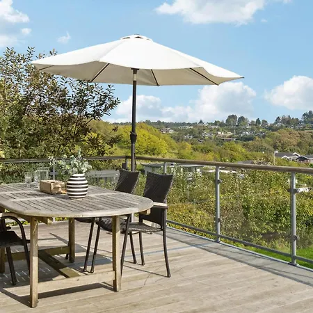 3 Bedroom Amazing In Ferienhaus *